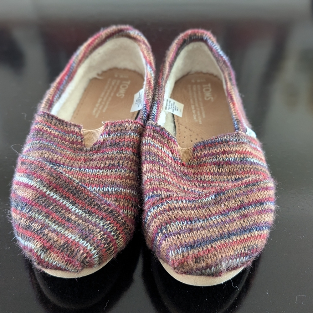 TOMS Colorful Knit Faux Fur Lined Classic Slip On Shoes Flats Casual Women’s 6.5 - Picture 2 of 11